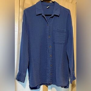 Old Navy Crinkle Gauze Loose Button Up Shirt -LAUNDERED BLUE Sz Large NEVER WORN